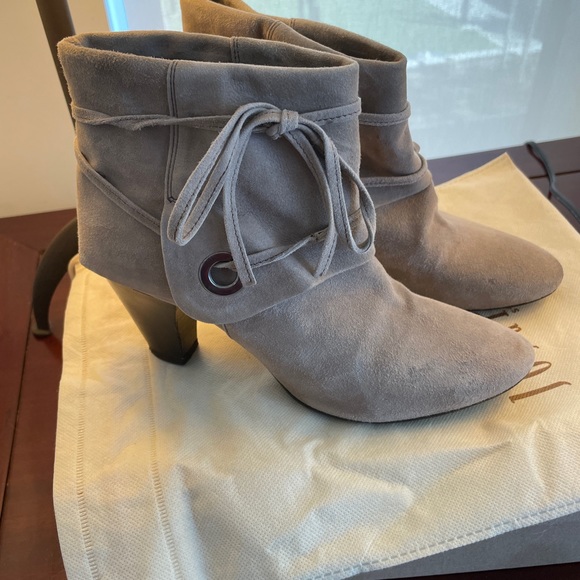 Women’s leather boots. Size 6 - Picture 2 of 3